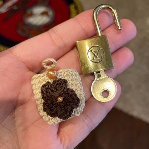 🔐 Authentic Louis Vuitton lock & key